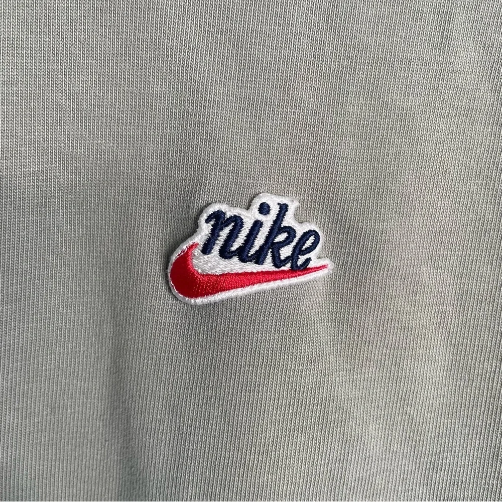 Nike Sportswear Heritage Essentials Hoodie Pullover Green *No hood drawstring* - Picture 2 of 7